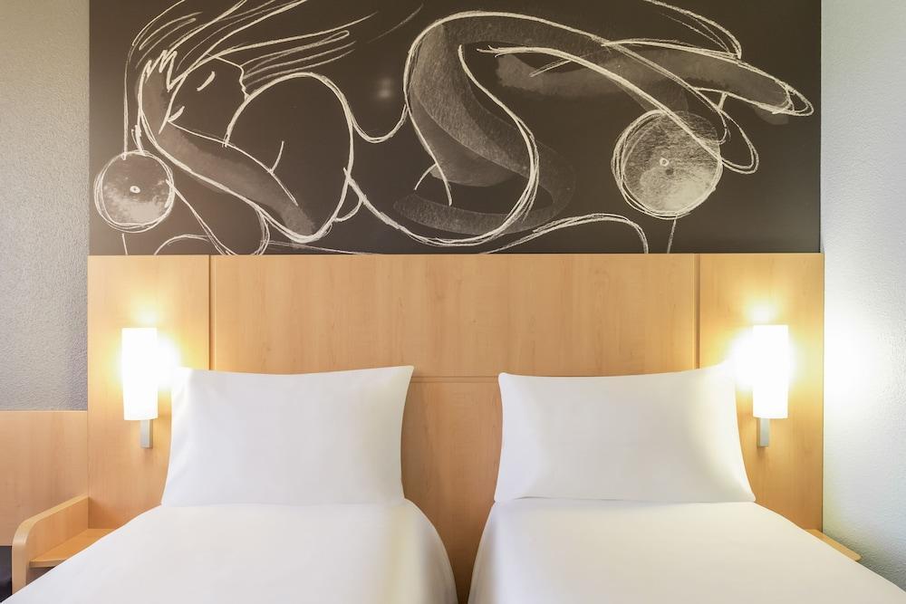 Hotel Ibis Rennes Centre Gare Sud Esterno foto