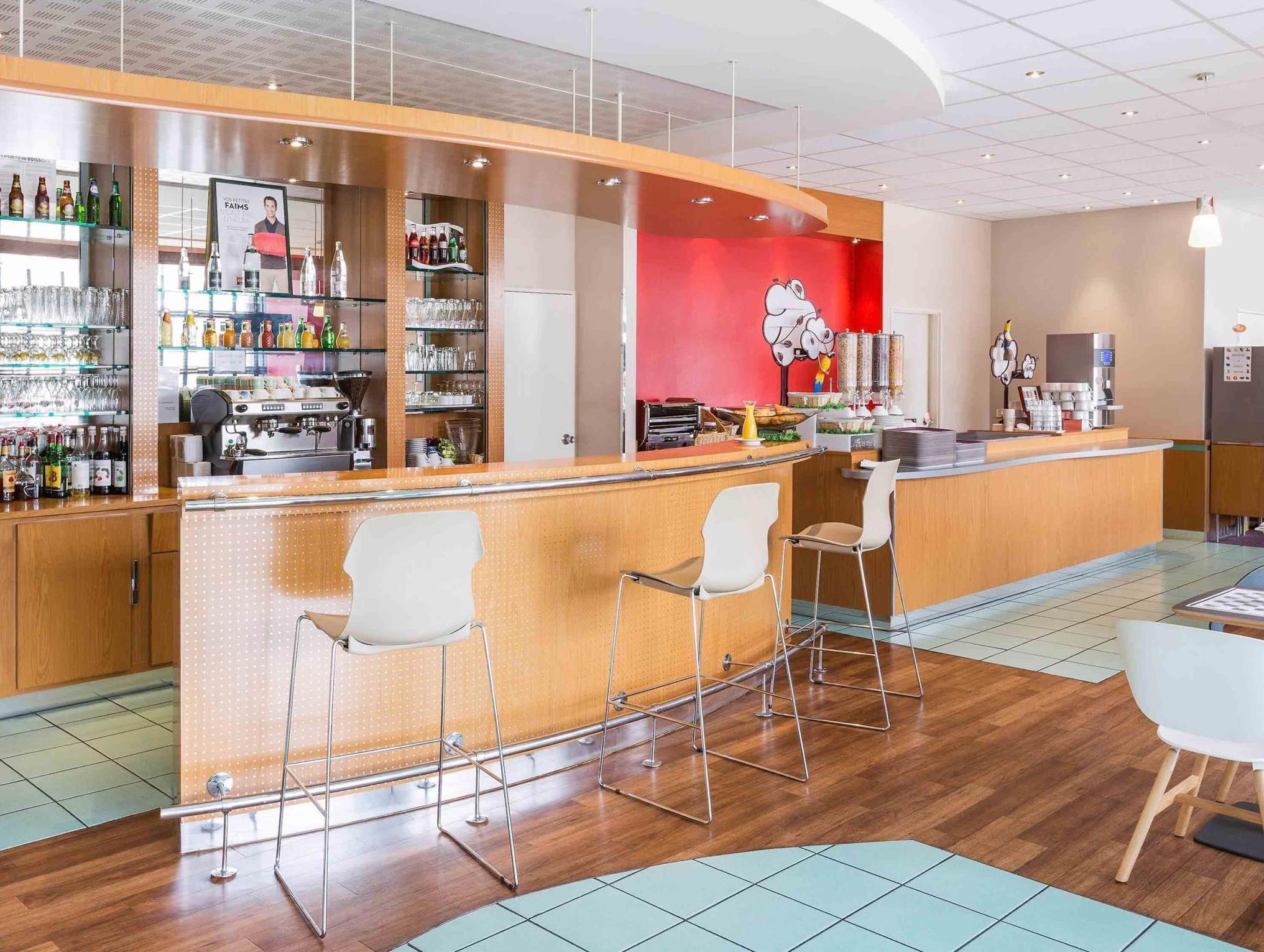 Hotel Ibis Rennes Centre Gare Sud Esterno foto