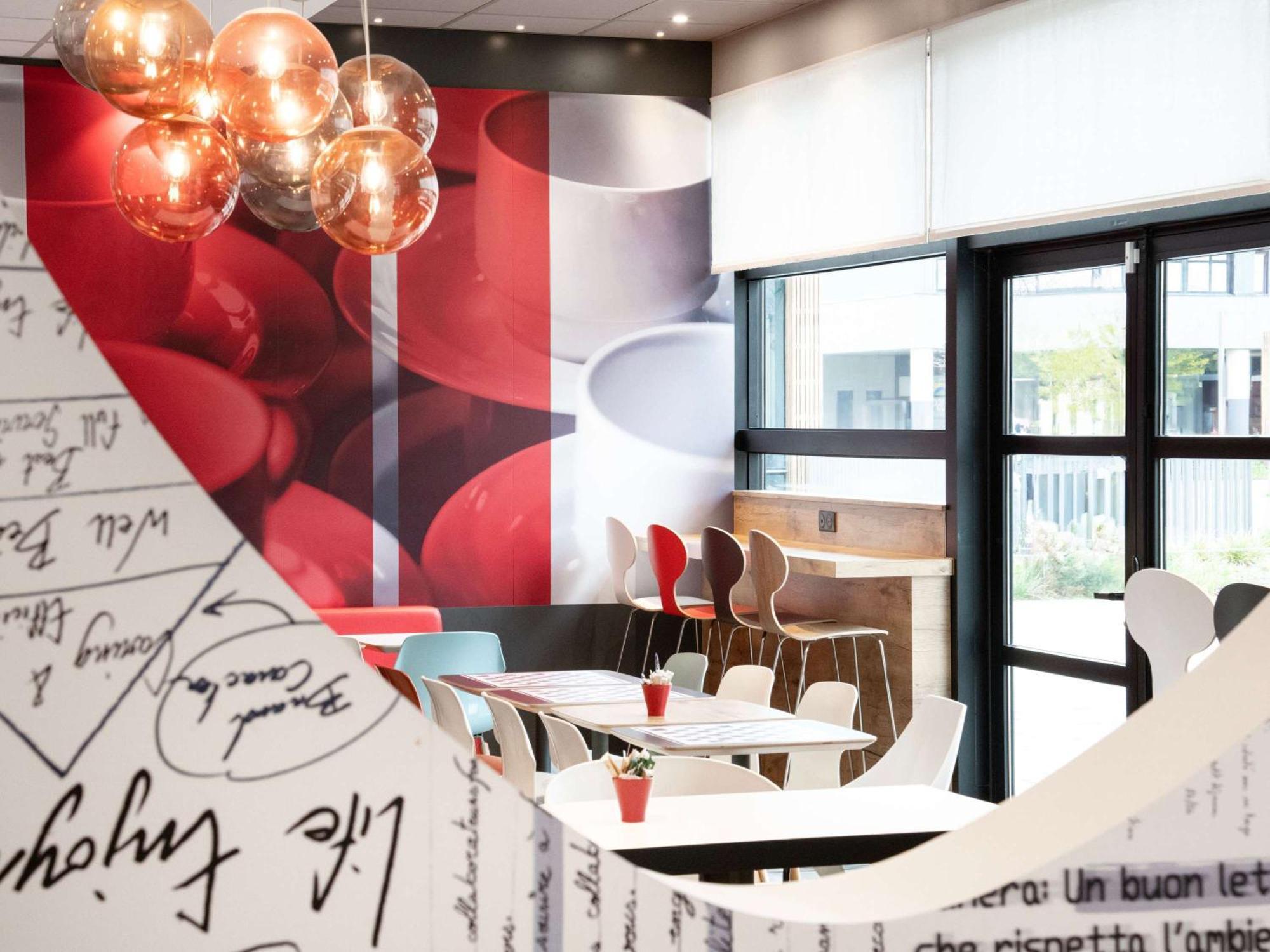 Hotel Ibis Rennes Centre Gare Sud Esterno foto