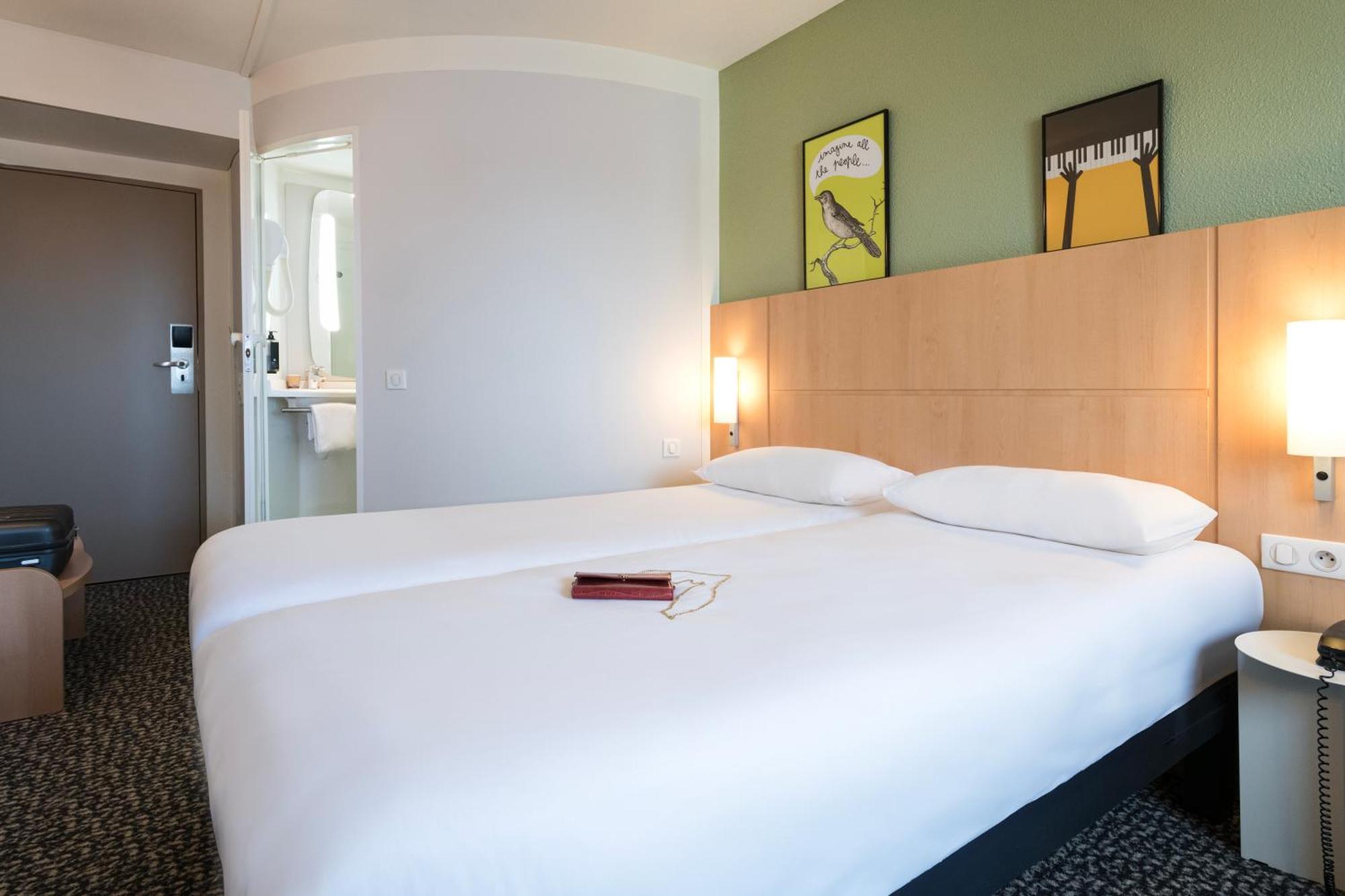 Hotel Ibis Rennes Centre Gare Sud Esterno foto