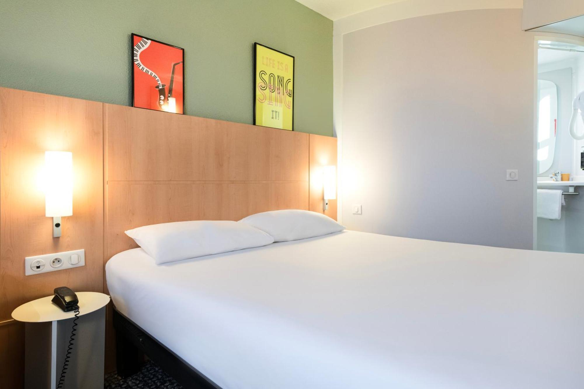 Hotel Ibis Rennes Centre Gare Sud Esterno foto