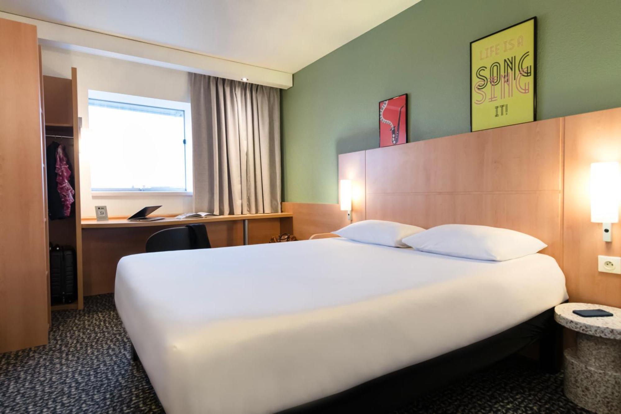 Hotel Ibis Rennes Centre Gare Sud Esterno foto